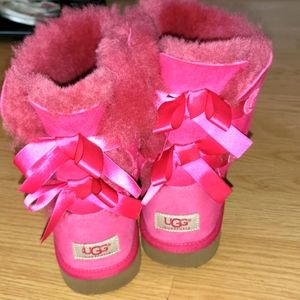 Boots, uggs, Bailey's, Bailey, hot pink size 7 with ribbons